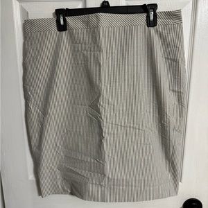 Ann Taylor seersucker pencil skirt